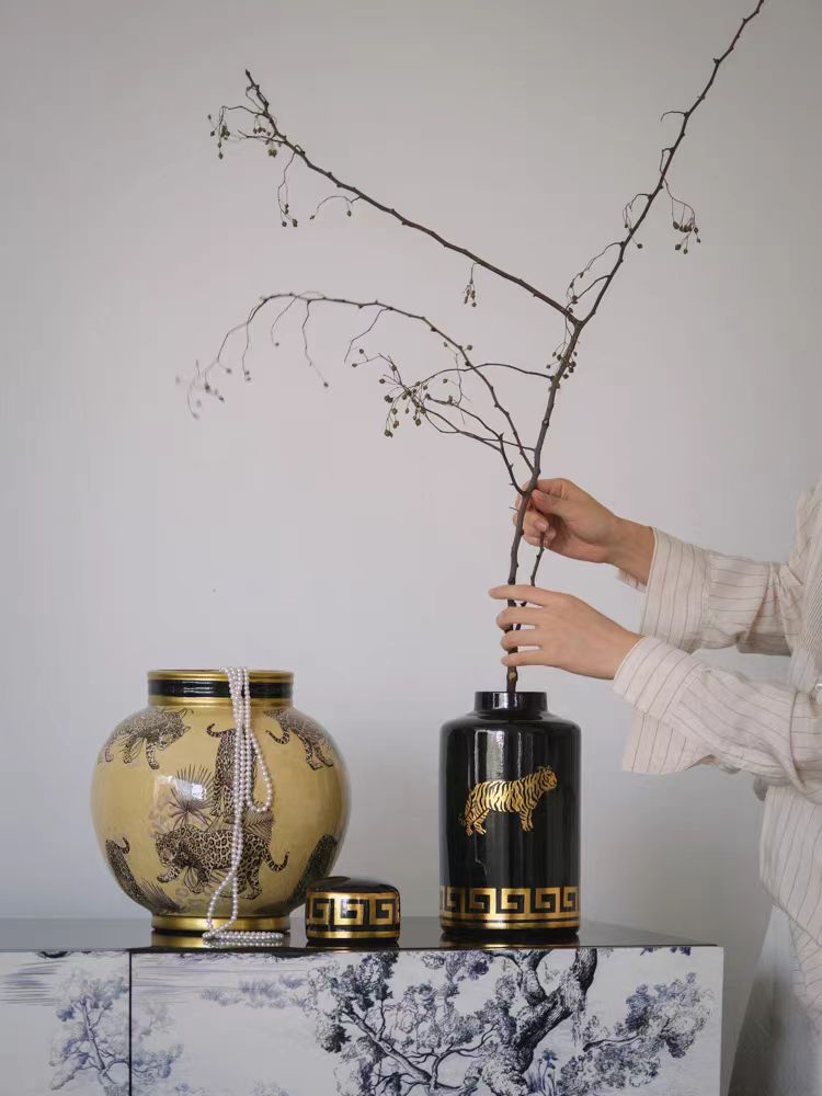 DC047(Set) - Chinese New Year treasure basin C@rtier ceramic hand-painted "Tiger Rose" storage jar decoration vase