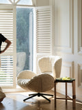 CH049 - Swan Chair: Bubble-shaped, Single Seater, Reading Nook, Comfortable