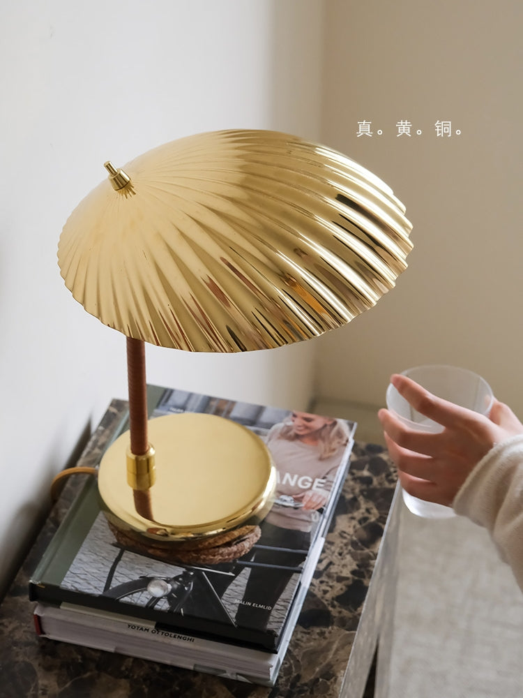 LA033 - Genuine Brass! Mikimoto Pearl Shell Lamp Bedroom Bedside Decorative Table Lamp Night Light