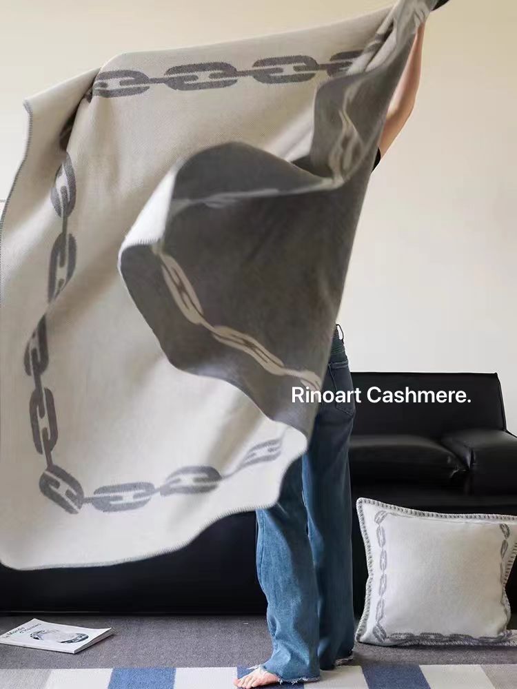 CP078 - Luxury Cashmere Wool Blanket (1522g) - Oversized, Reversible Colors