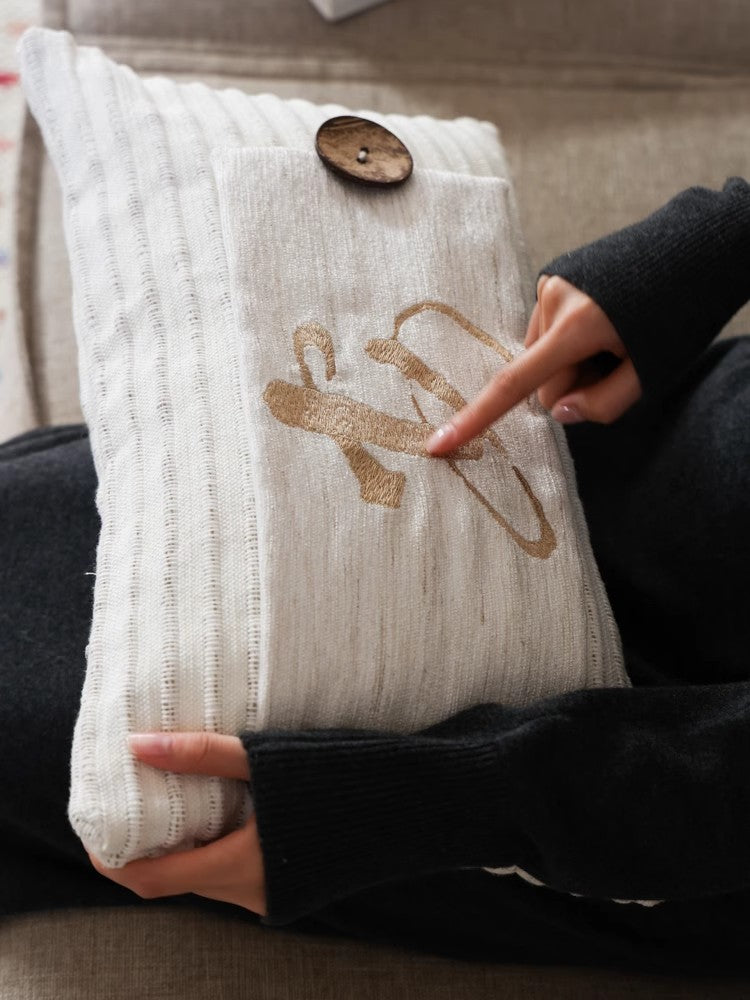 BD098 (玉兔） - Peace Pillow: New Chinese Style Sofa Lumbar Pillow Set