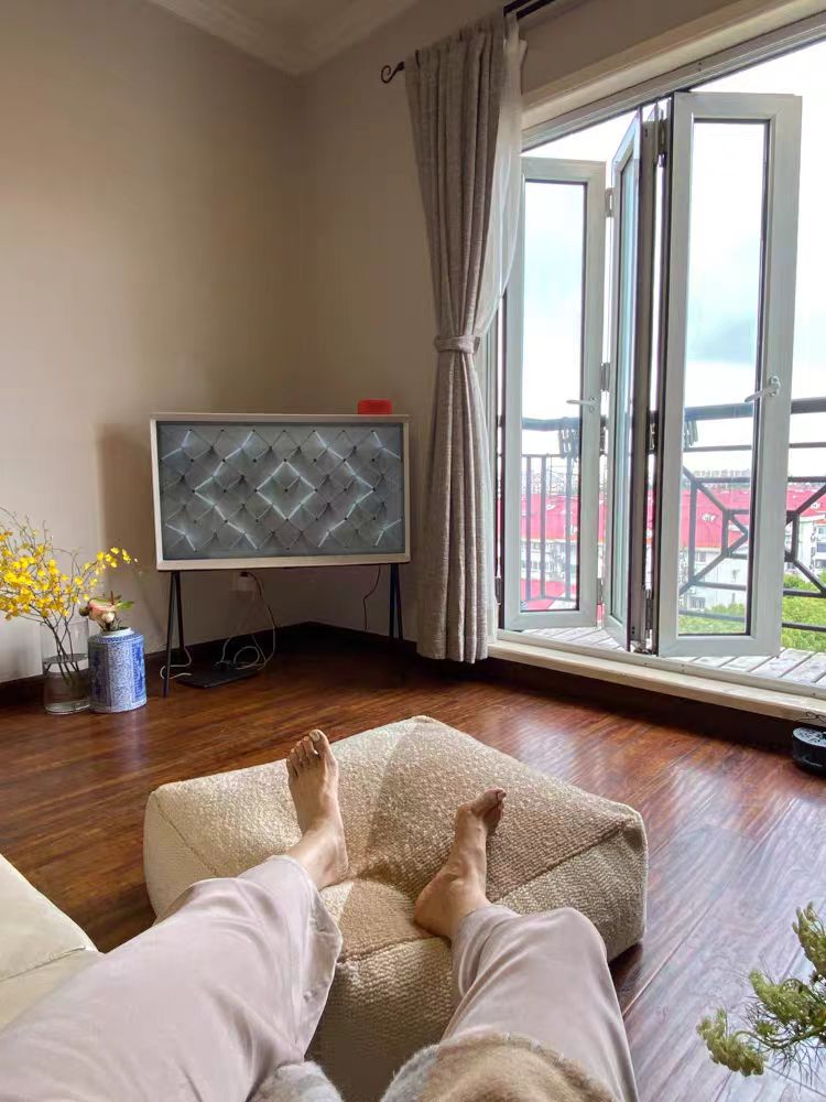 CH025 - "Royal Horses" Belgian Oat Wool Pouf