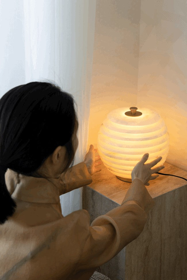 LA036 - Spanish Natural Marble "Honeycomb Mica" Luxury Stone Brass Touch Three-color Light Bedroom Table Lamp