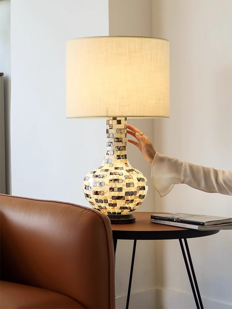 LA006 - "Nay Mermaid Lamp" Natural Mother-of-Pearl Handmade Table Lamp Bedside Lamp Up and Down Bright Artifacts Niche