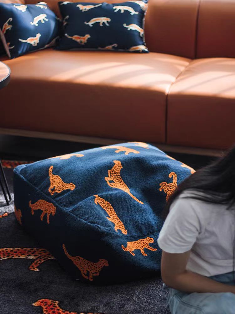 CH015-2 - California Leopard Pouf