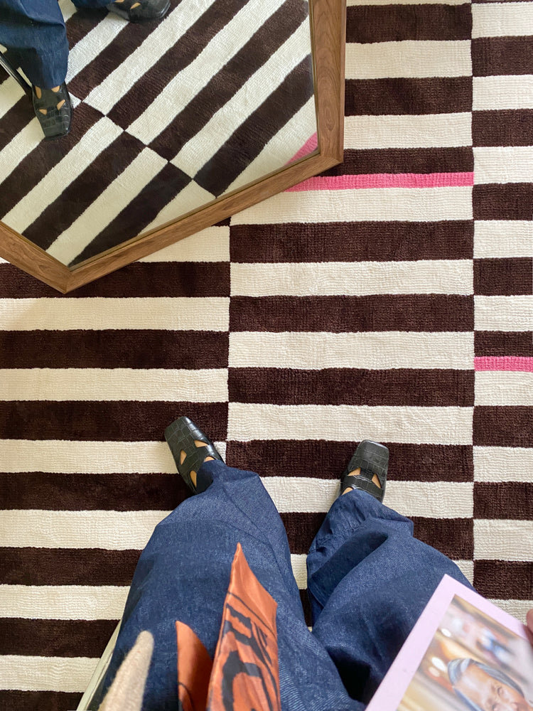 CP062 - Chic Antique Carpet for Fashionable People” Bauhaus Stripe Patch Ebony Simple Living Room Non-Black and White Carpet