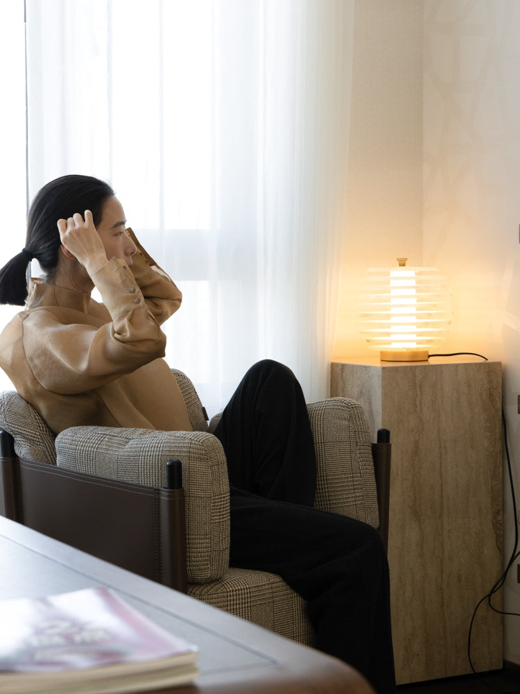 CH069 - Shop Owner's Pick: London "Throne" Sofa: Tofu-shaped, Single Seater
