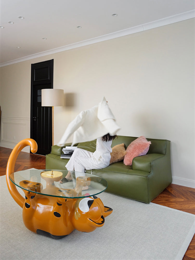 YA016 - Vintage Garfield Cat Coffee Table: Resin, Round Corners, Designer, Glass Low Table