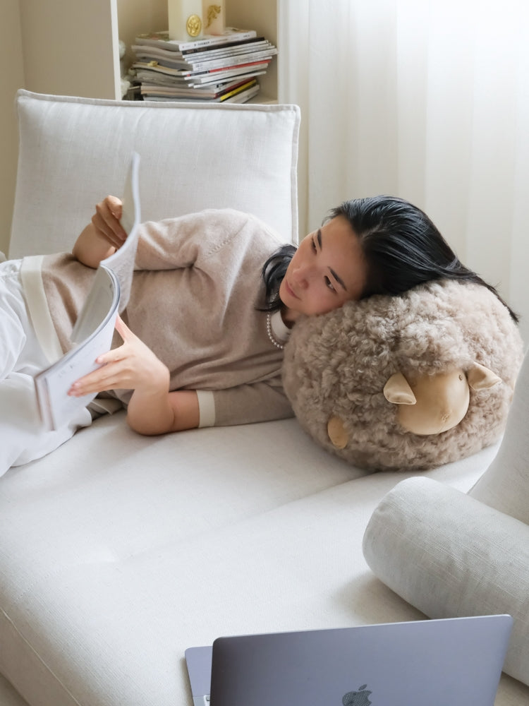 BD065-2 - Soft Cocoa Color! Loewe Shaun the Sheep Wool Pillow: Multi-Use Sofa Pillow