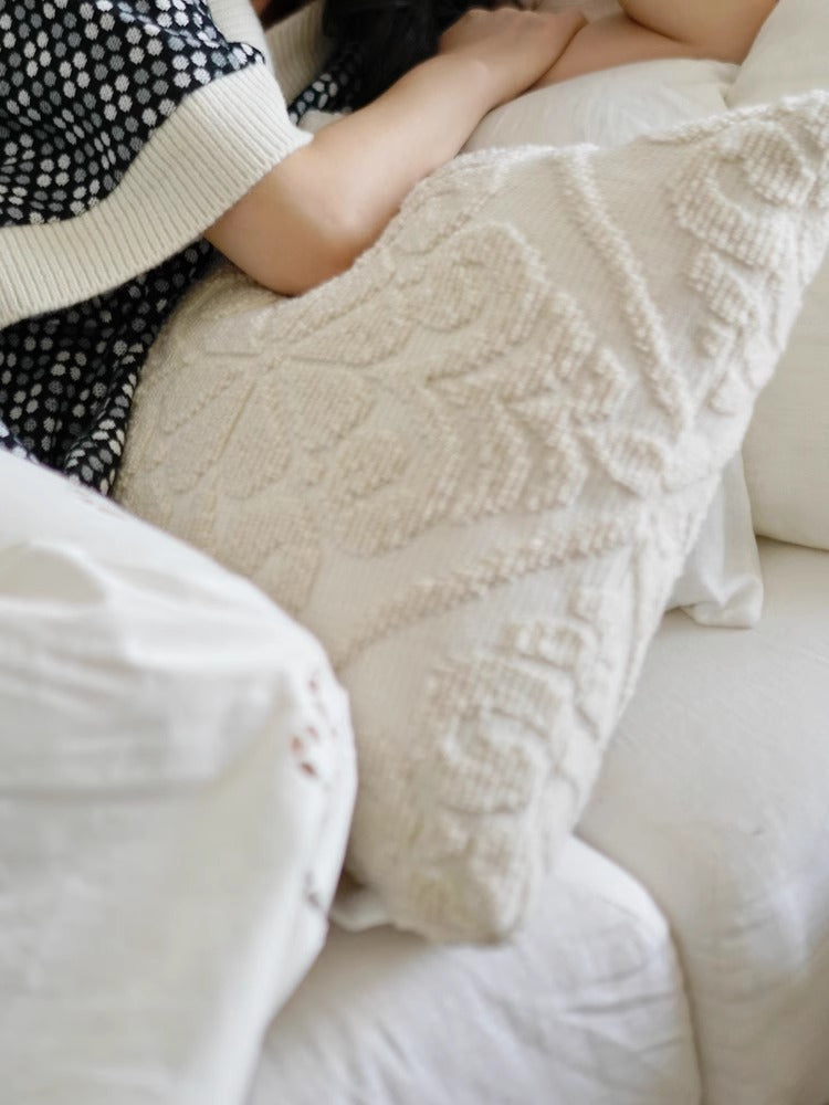 BD070 - Cire Trud@n Series Embossed Pillow: Cream, Soft, and Three-Dimensional, Ideal for Home Use