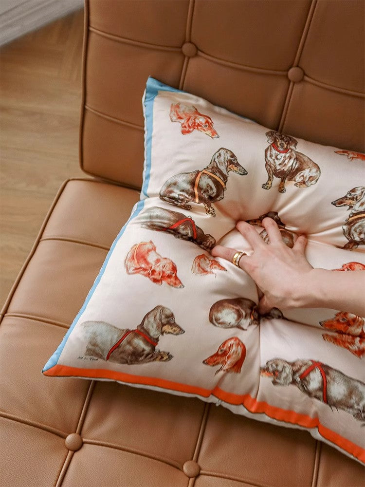 BD041 - Royal Hunting Dog Luxury Silk Feel Dog Pillow: Living Room Sofa