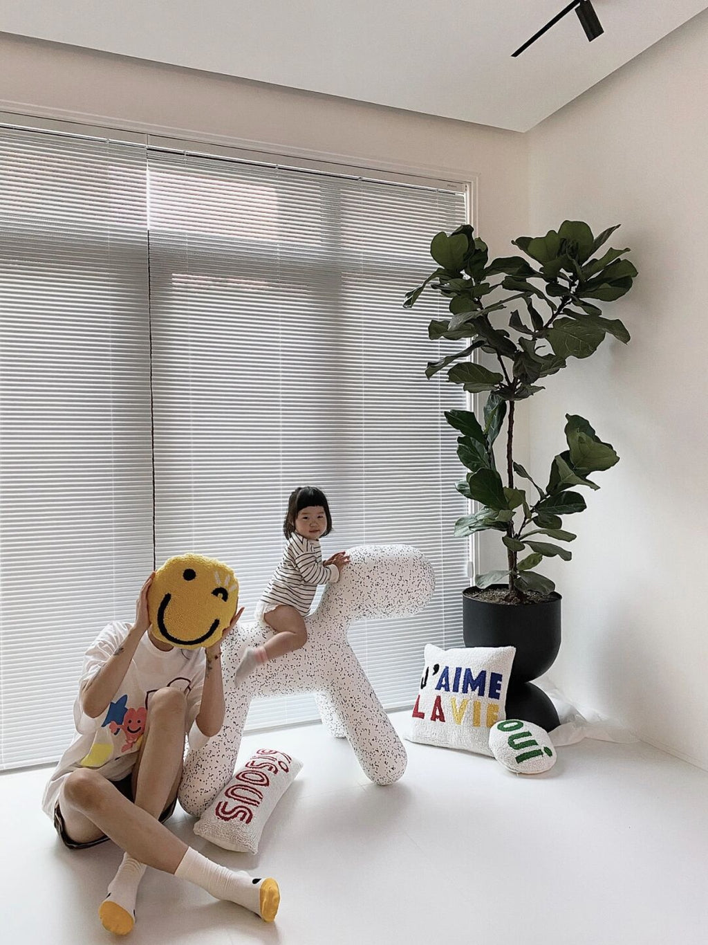 BD036 - Exported North American Smiley Wool Thread 3D Pillow: "I Love Life" Colorful Letter Cushion