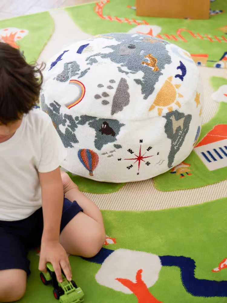 CH091 - KIDS "Travel the World" Pouf
