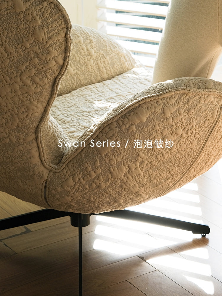 CH049 - Swan Chair: Bubble-shaped, Single Seater, Reading Nook, Comfortable