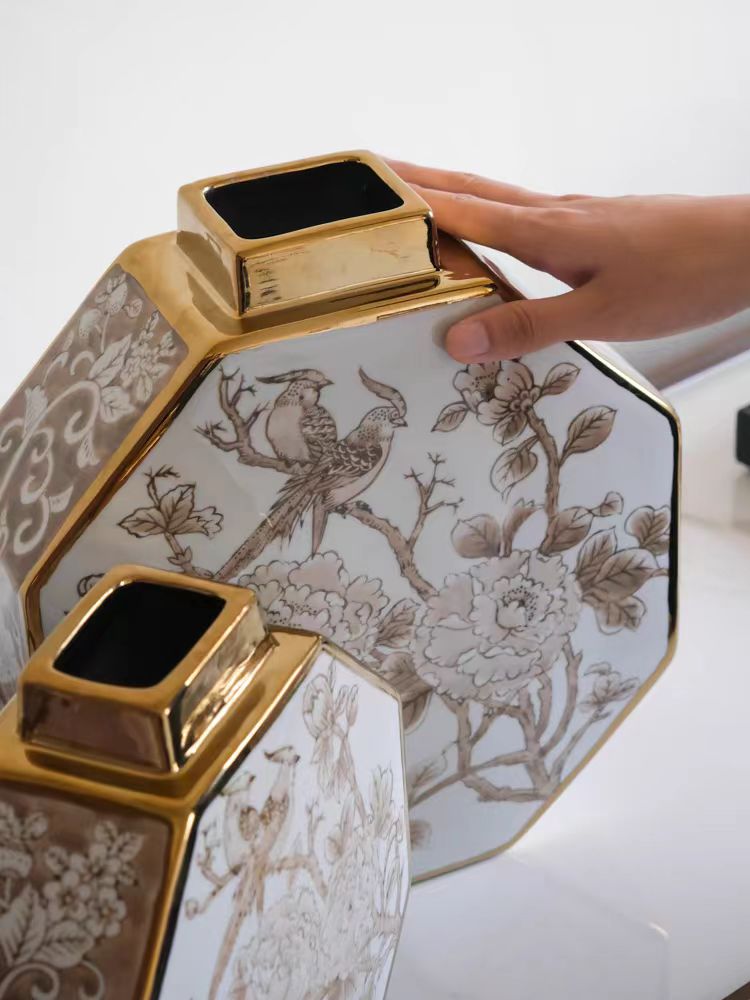 DC091 - Gilded White Porcelain! Oriental Paris Grisaille New Chinese Style "Joy in the Eyebrows" Vase Lucky Decoration
