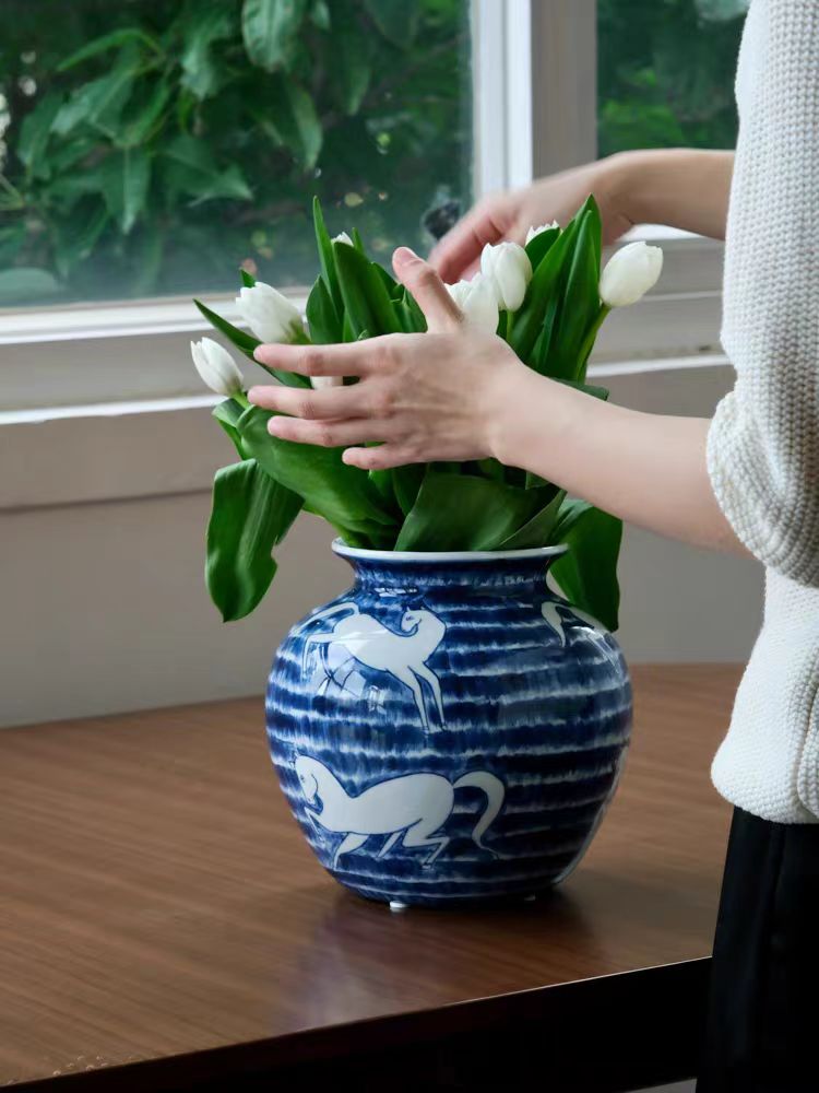 DC097 - Oriental Paris Blue and White Porcelain Grisaille Hand-painted Ink Blue "White Horse Crossing the Gap" Color Porcelain Vase