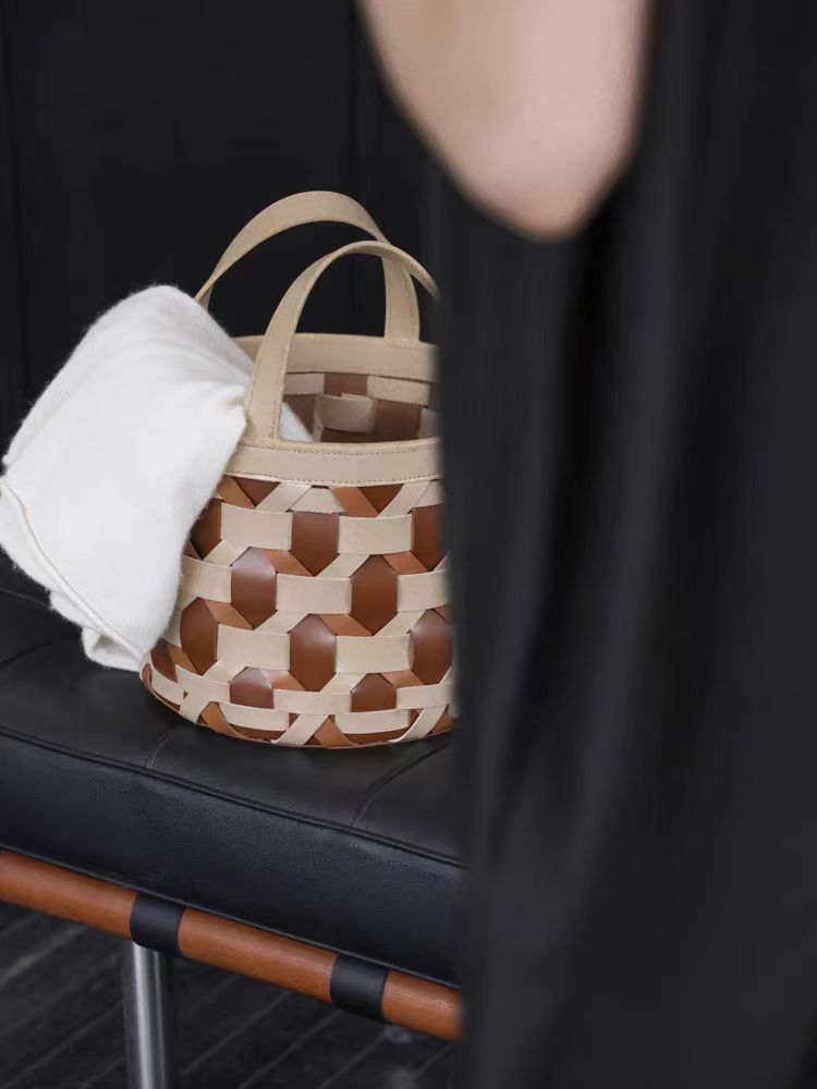 DC189 - Home Decor Jane Birkin hand-woven contrast color top layer saddle leather dirty clothes basket storage basket shopping bag