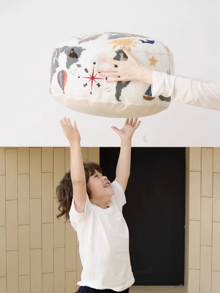 CH091 - KIDS "Travel the World" Pouf