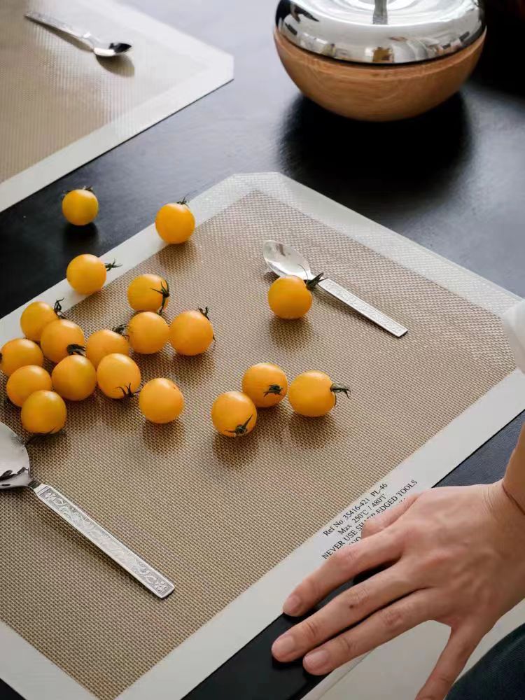 DC215 - A pair of Danish table mats! Transparent leather California series, waterproof and oil-proof linen table