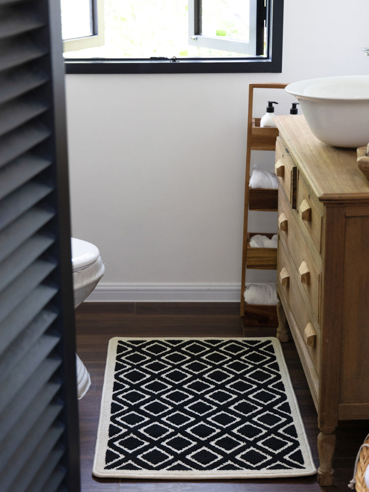 CP108-0609 - London "Downing Square Brick" Relief Algae Micro Waterproof Black and White Entrance Mat Bathroom Mat Bedside Mat