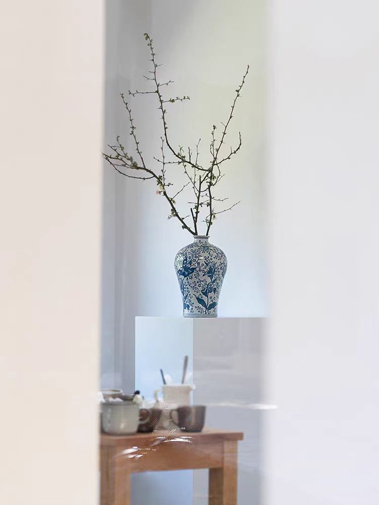 DC228 - Blue and White Lily of the Valley / Di@r Maison Light Blue Porcelain Vase New Chinese Style Porcelain Entrance Decoration with Good Implications