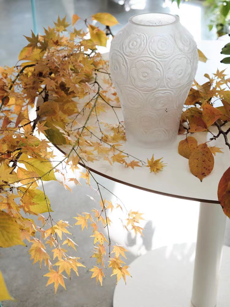 DC185 - Frosted Embossed Crystal Glass! French L@lique "Collection Silver Lotus" Vintage Vase